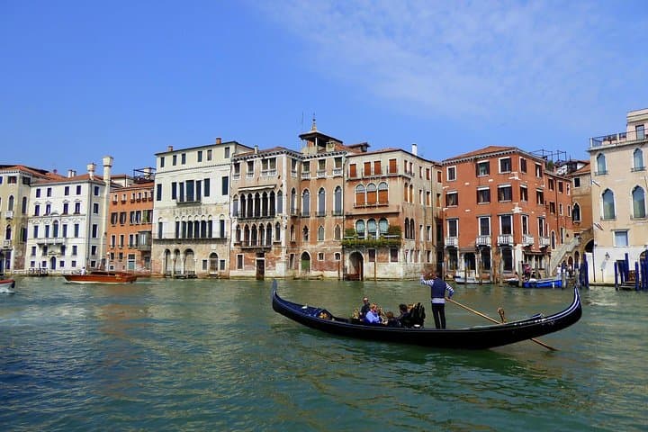 Private Gondola Serenade on Venice's Grand Canal: Romantic Music & Private Ride photo 6