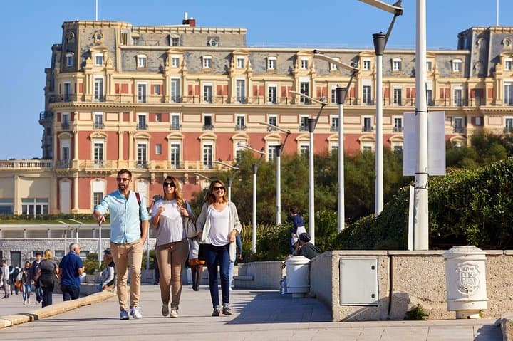 Basque Coast Day Trip from Vitoria: Biarritz, Bayonne & Saint-Jean-de-Luz photo 3
