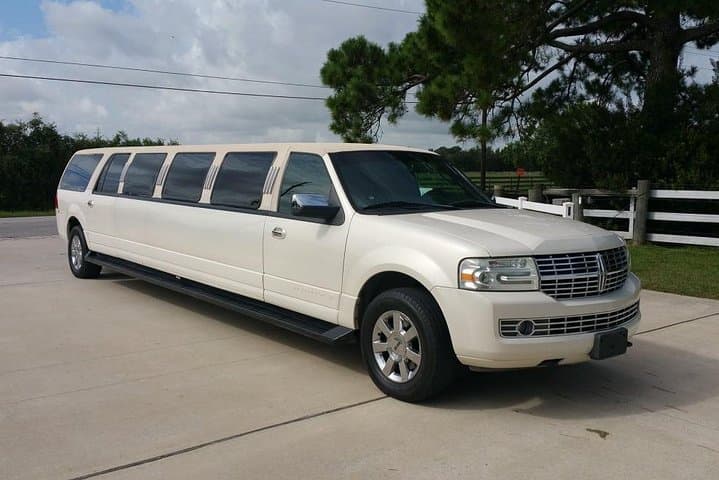 Tallinn Limo Airport Transfer: Luxury Group Transfer for Stag Weekends photo 2