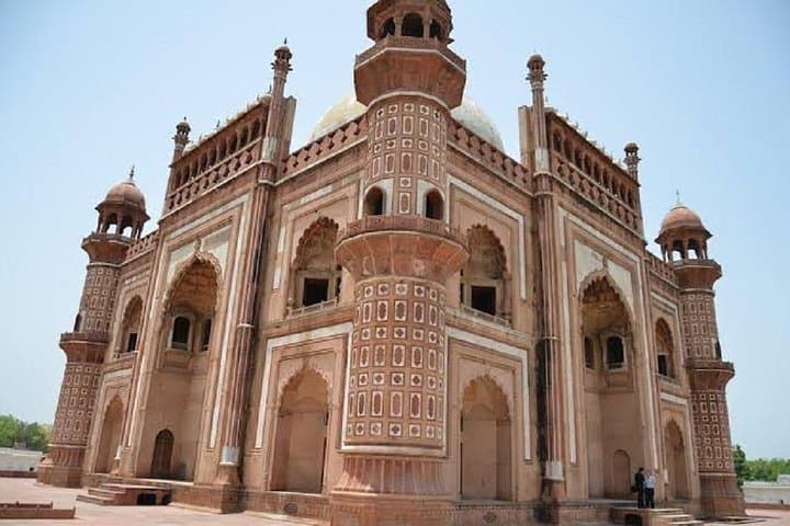 Mehrauli Archaeological Park Guided Walking Tour — Qutub Minar & Hidden Ruins photo 2