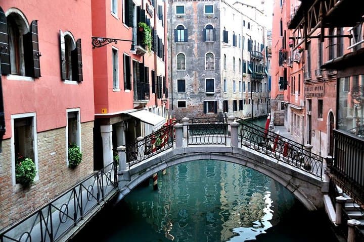 Venice by Water: Private Grand Canal Cruise for First-Time Visitors photo 6