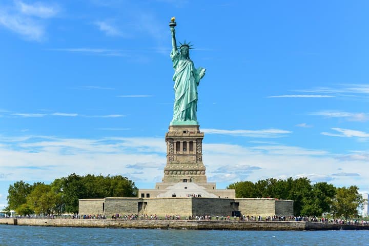 New York City Landmarks Cruise — 1.5‑Hour Circle Line Highlights photo 4