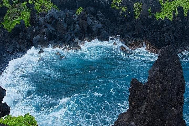 Road to Hana Deluxe Rainforest & Waterfall Experience — Maui Day Tour Guide photo 3