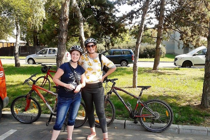 Bucharest by Bike: Half-Day Guided City Cycling Tour