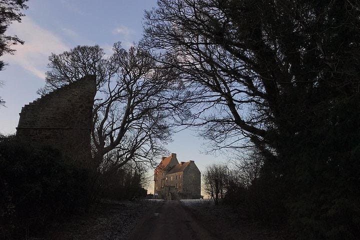 Outlander Filming Locations Private Tour from Edinburgh — Portuguese Guide (9‑Hour) photo 5
