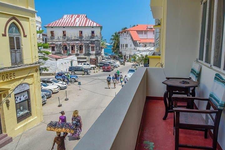 Stone Town Walking Tour: 3-Hour History, Markets & Slave Chambers in Zanzibar photo 3
