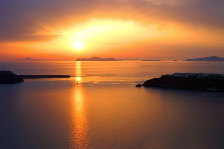Santorini Sunset Sail: Volcano, Hot Springs & Caldera Cruise