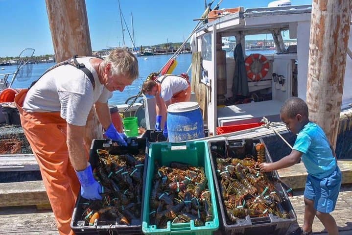 Coastal Journey from Boston to Kennebunkport with Iconic Lighthouse and Lobster Experience