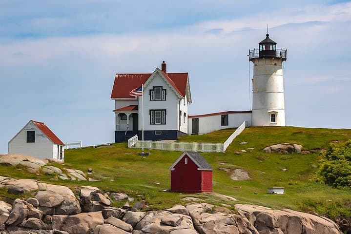 Coastal Journey from Boston to Kennebunkport with Iconic Lighthouse and Lobster Experience photo 2