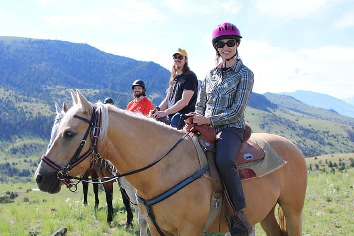 Blue Flower Trail Ride: Guided Horseback Adventures in Montana’s Paradise Valley photo 2