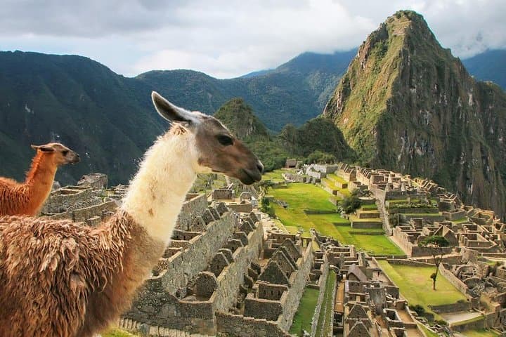 4-Day Cusco to Machu Picchu and Rainbow Mountain: Sacred Valley Tour photo 2