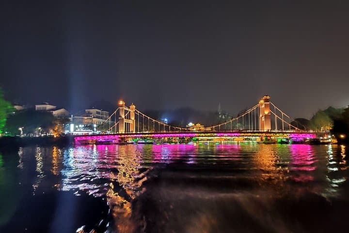 Guilin Li River Day Cruise to Yangshuo with Four Lakes Night Cruise photo 4