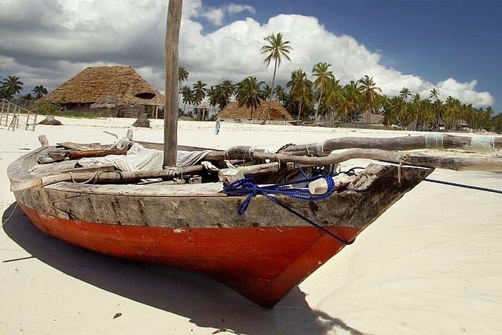 Masai Mara to Zanzibar: 8-Day Safari and Beach Honeymoon Package photo 3