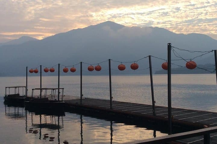 Private 3-Day Tour: Sun Moon Lake & Alishan Forest Railway Highlights photo 3