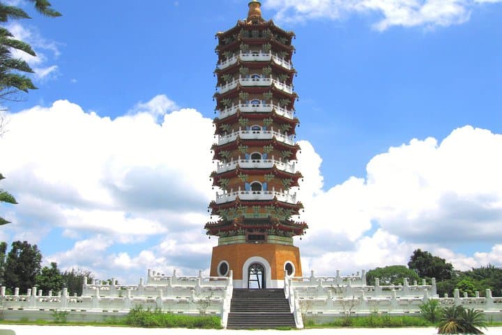 4-Day Central and Southern Taiwan Tour — Sun Moon Lake, Kaohsiung & Kenting photo 6