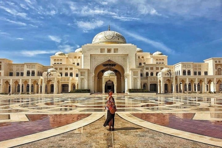 Half-Day Abu Dhabi City Tour: Sheikh Zayed, Heritage Village & Corniche Highlights photo 2