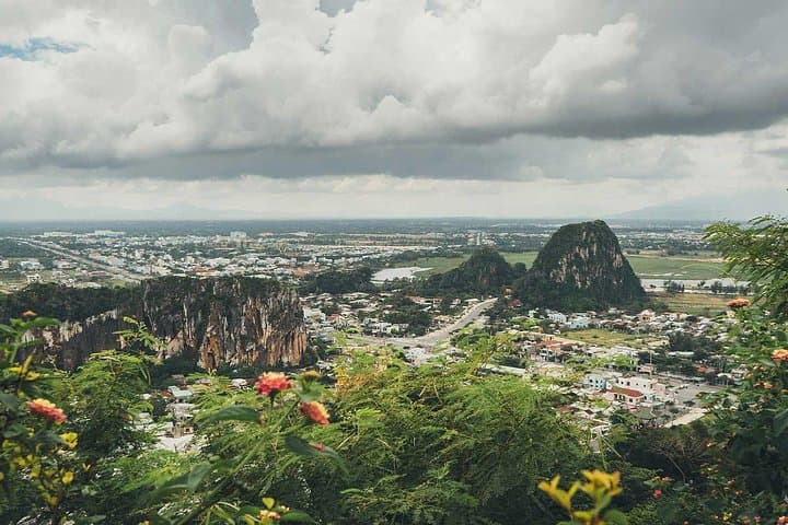 Marble Mountains and Hoi An Ancient Town Guided Tour from Da Nang