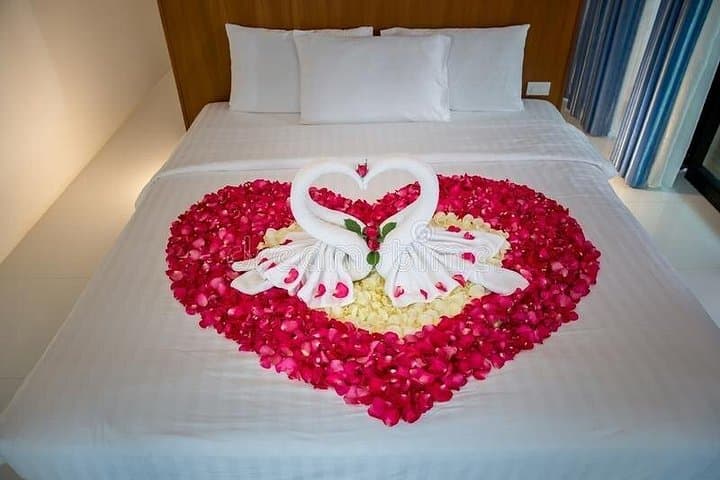 Kerala Honeymoon Special: Private Houseboat, Munnar, Thekkady & Alleppey photo 2