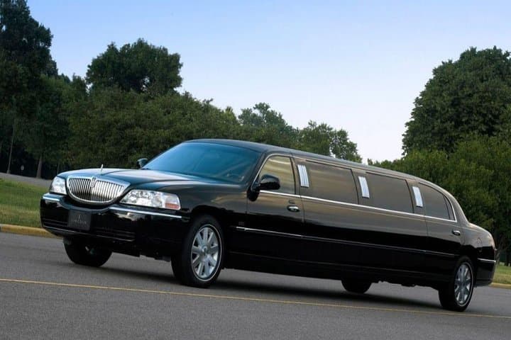 Dubai Luxury Stretch Limousine City Tour: Chauffeured Drive Past Burj Khalifa & The Palm photo 4