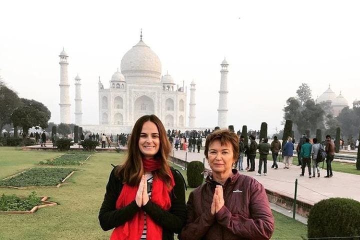 Taj Mahal Day Trip from Delhi by Private Car with Transfers