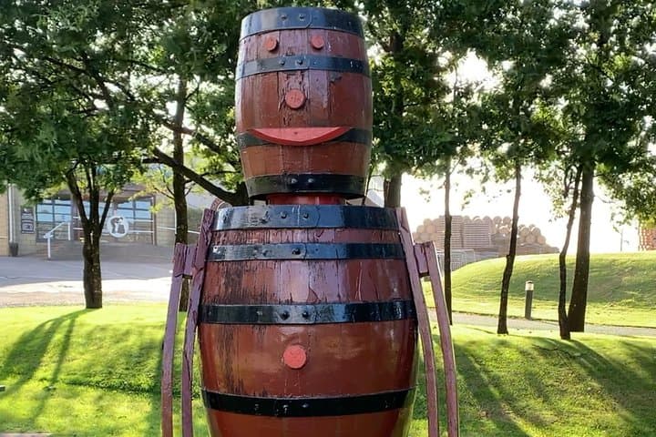 Stirling Castle and Scotland's Oldest Whisky Distillery — Private Portuguese Tour from Edinburgh photo 2