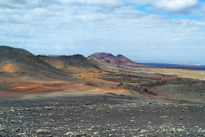 Grand Tour Lanzarote: Timanfaya, El Golfo & Jameos del Agua in One Day photo 3