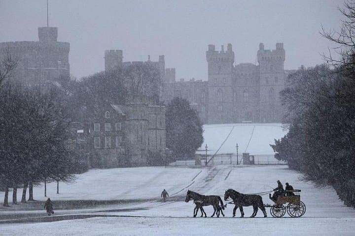 Christmas Day Windsor, Oxford & Avebury Stone Circle Day Trip with Traditional Pub Lunch photo 1