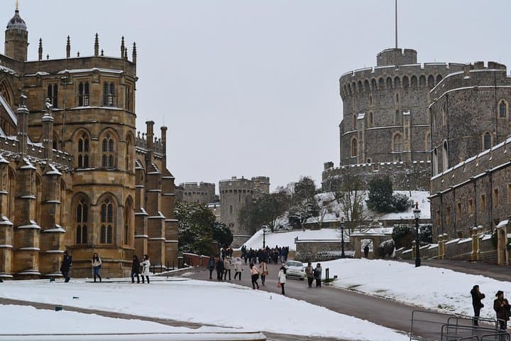 Christmas Day Windsor, Oxford & Avebury Stone Circle Day Trip with Traditional Pub Lunch photo 2