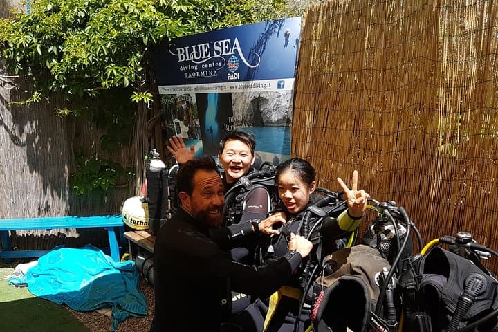 Introductory Scuba Dive in Sicily: 90‑Minute Beginner Open‑Water Experience photo 2