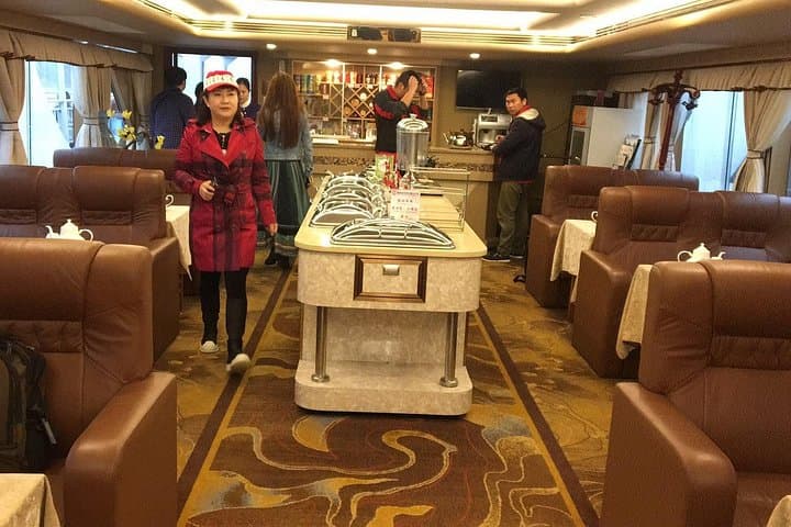Guilin Li River Day Cruise to Yangshuo with Four Lakes Night Cruise photo 6