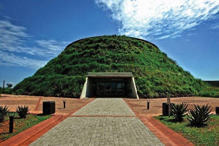 Cradle of Humankind Day Trip: Sterkfontein Caves & Maropeng Visitor Centre