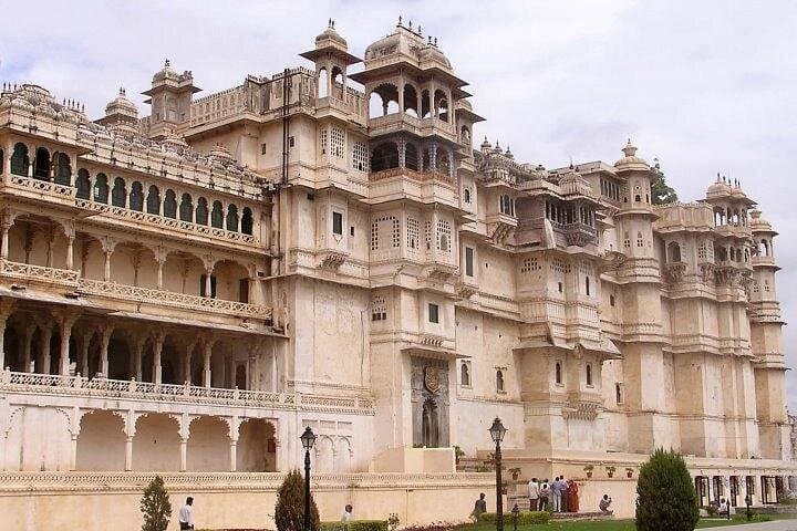 Udaipur to Jaipur Private Transfer: 6–7 Hour Scenic Drive Through the Aravalli photo 3
