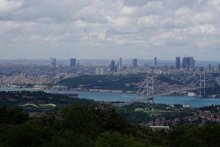 Morning Bosphorus Cruise & Spice Bazaar Visit — Half-Day Istanbul Boat and Bus Tour photo 2