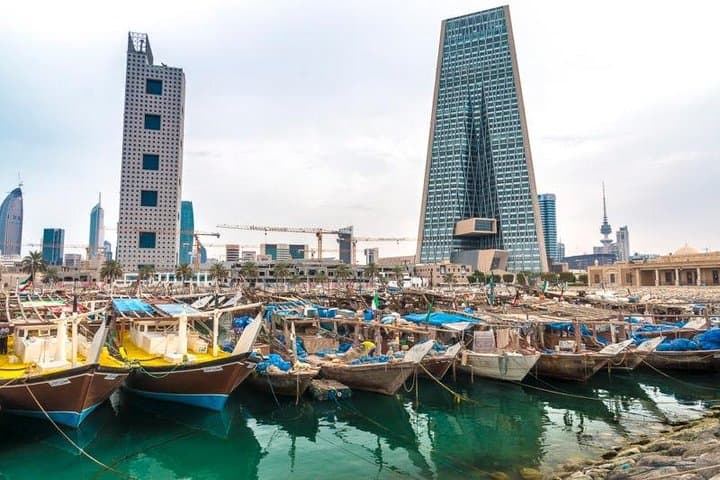 Kuwait City Full-Day Guided Walk: Grand Mosque, Souqs & Modern Landmarks