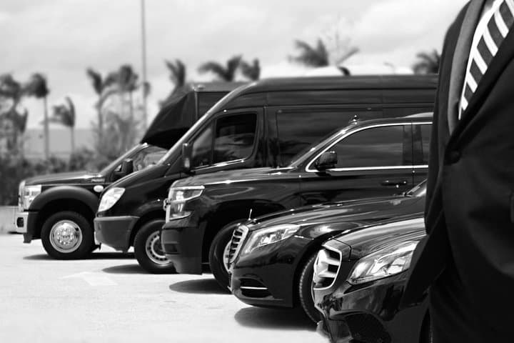 Half-Day Private Luxury Car with Driver in Abu Dhabi — City Chauffeur Service photo 6