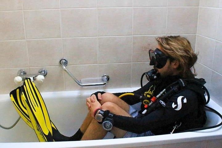 PADI Pro Divemaster Course in Puerto de Mógán: 14-Day Professional Scuba Training in Gran Canaria