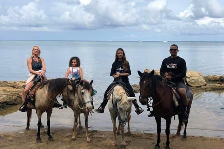 Horseback Riding and West Bay Beach Day — Roatán Caribbean Riding Tour photo 4