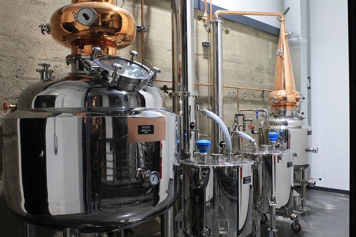 Grain-to-Glass Distillery Tour in Bellingham: Chuckanut Bay Tasting & Mini Cocktails photo 3