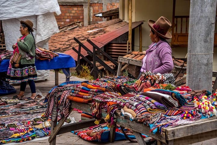 Sacred Valley & Short Inca Trail: Machu Picchu by Train and Hike (3 Days) photo 2