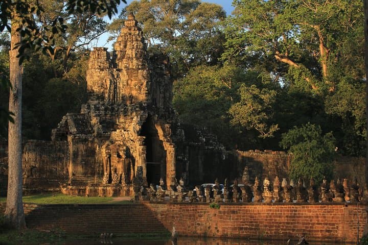Full-Day Angkor Heritage Tour: Angkor Wat, Bayon & Ta Prohm with Lunch