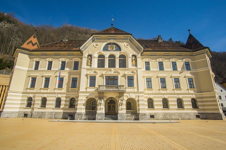 Private Zurich Day Trip to Vaduz & Heidiland: Castles, Roses & Alpine Villages photo 4