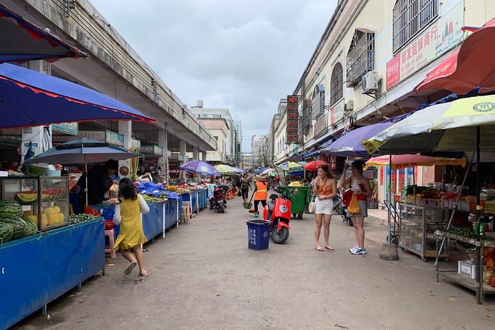 Sanya Bay Walking Tour: Taste Local Hainanese Life and Snacks photo 5