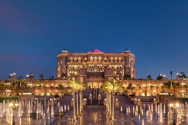 Private Abu Dhabi Day Tour: Sheikh Zayed Mosque, Corniche & Yas Island Photo Stops photo 5