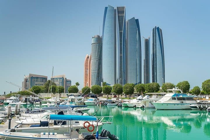 Private Abu Dhabi Day Tour: Sheikh Zayed Mosque, Corniche & Yas Island Photo Stops photo 3