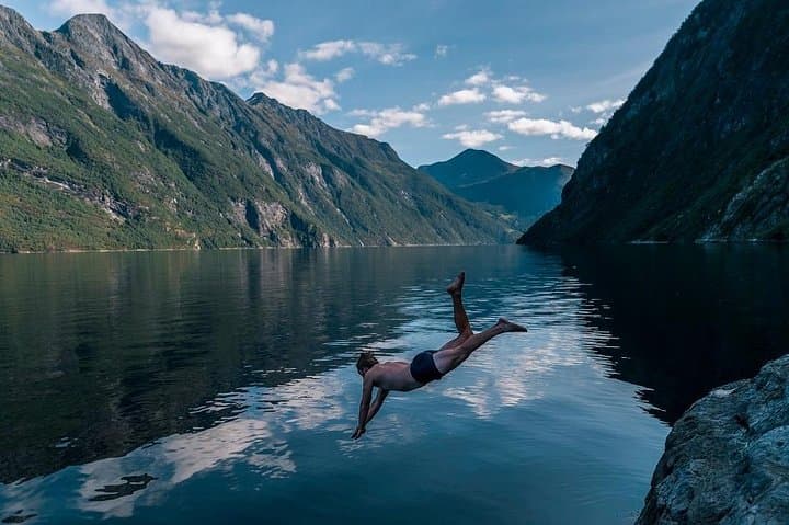 Expedition Kayaking: 6-Day Fjord Paddle from Ålesund to Geiranger photo 2