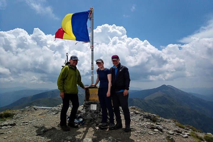 Făgăraș Mountains Expedition — 6-Day Crest Trek from Brașov to Moldoveanu photo 2