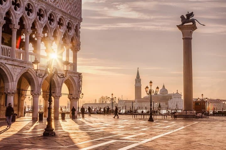 Private Venice City Tour and Gondola Ride — St. Mark’s, Doge’s Palace & 30-Min Gondola