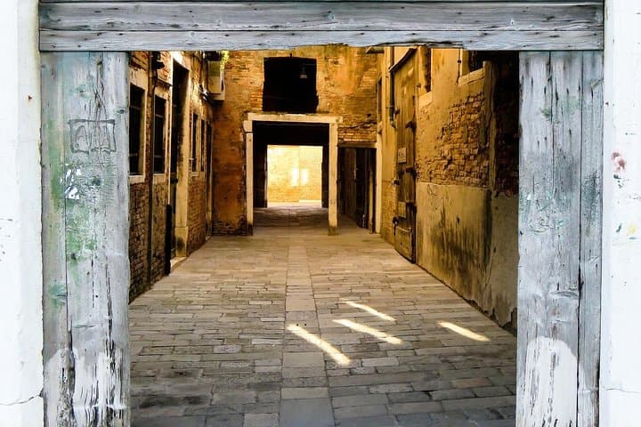 Venice Private Walking Tour and Classic Gondola Ride photo 5