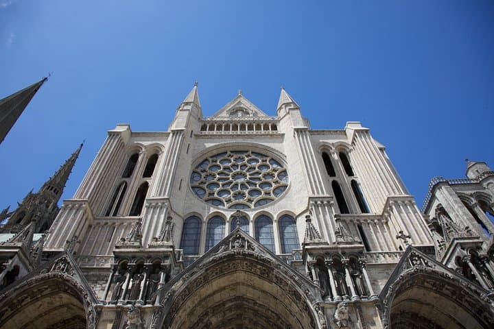 Private Chartres Cathedral Tour by Minivan — Stained Glass, Labyrinth & Medieval Streets photo 3