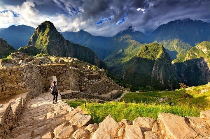 6-Day Private Cusco to Machu Picchu, Sacred Valley & Rainbow Mountain Tour